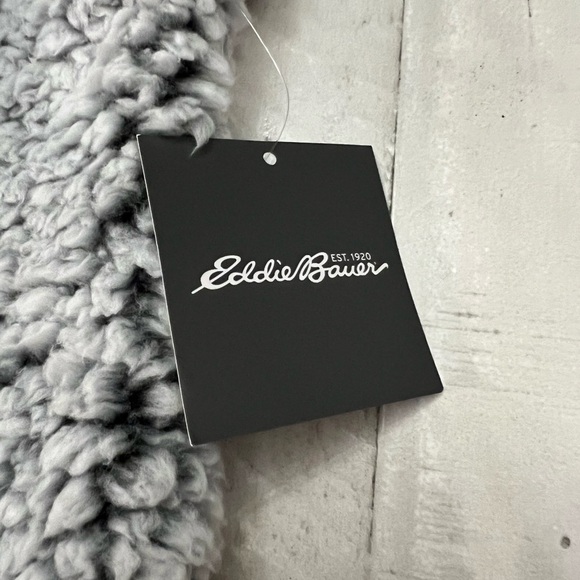 Women’s Eddie Bauer Women's Fireside Plush Sherpa 
Vest in Grey Size Small NWT - Picture 8 of 9